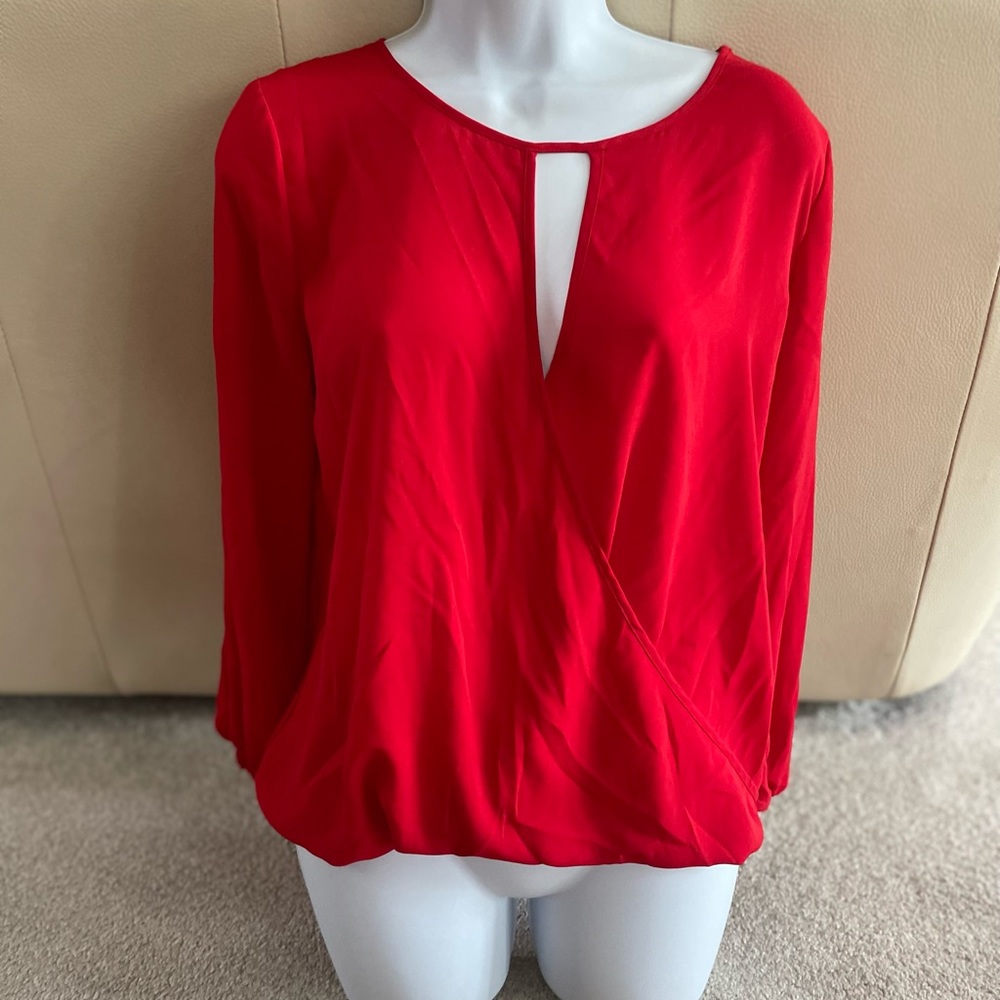 Vince Camilo red top - used
